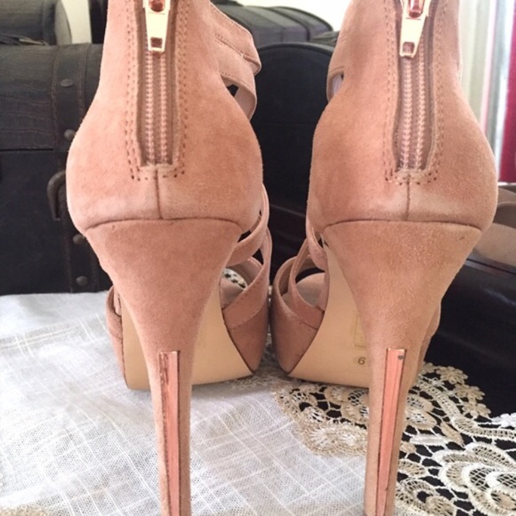 🎉Host Pick🎉 Beautiful nude strappy sandal - Picture 8 of 8